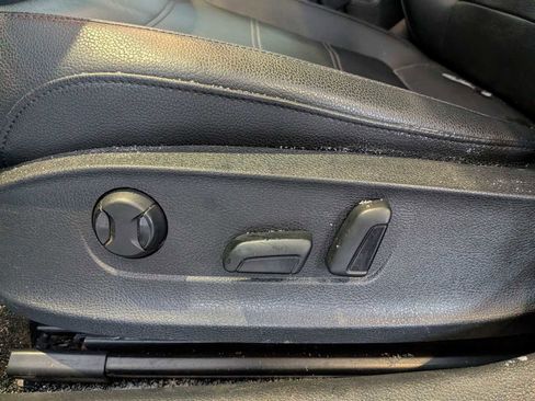 Used 2018 Volkswagen Passat 2.0T SE image 16