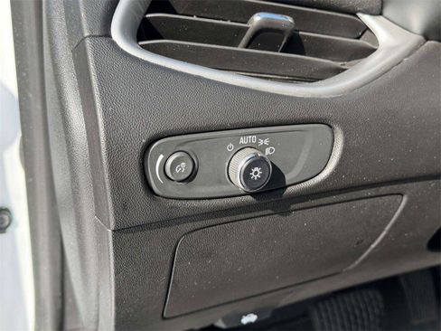 Used 2024 Chevrolet Malibu LT image 19