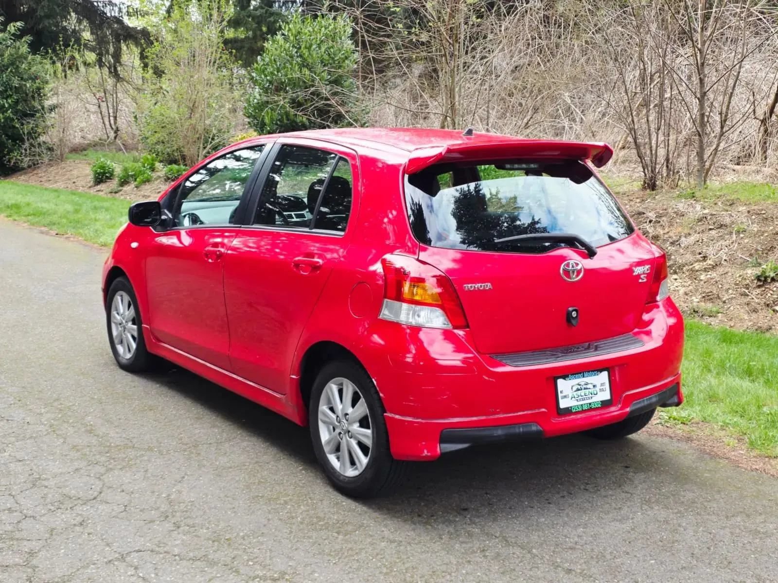 Used 2009 Toyota Yaris S w/ PWR Pkg w/Alloy Wheels FWD image 3