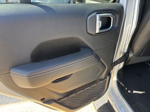 Used 2023 Jeep Wrangler Unlimited Sahara w/ Cold Weather Group AWD/4WD image 26