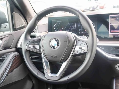 Used 2025 BMW X5 sDrive40i w/ Premium Package image 16