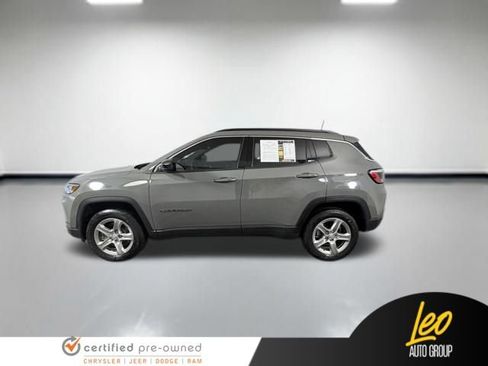 Used 2023 Jeep Compass Latitude AWD/4WD image 2