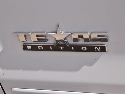 Used 2018 Chevrolet Silverado 1500 LT w/ Texas Edition image 38