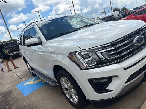 Used 2020 Ford Expedition XLT w/ Equipment Group 202A RWD image 8