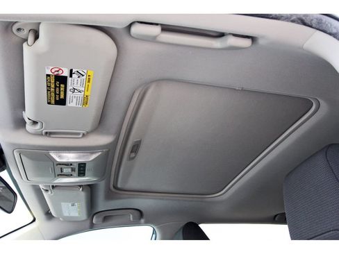 Used 2022 Toyota RAV4 XLE w/ Convenience Package FWD image 32