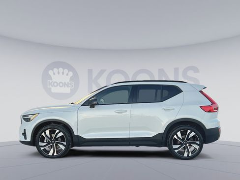 Used 2023 Volvo XC40 B5 Plus w/ Protection Package Premier image 2