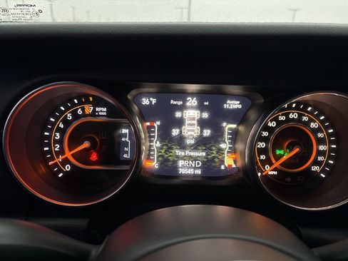 Used 2019 Jeep Wrangler Unlimited Sahara image 15