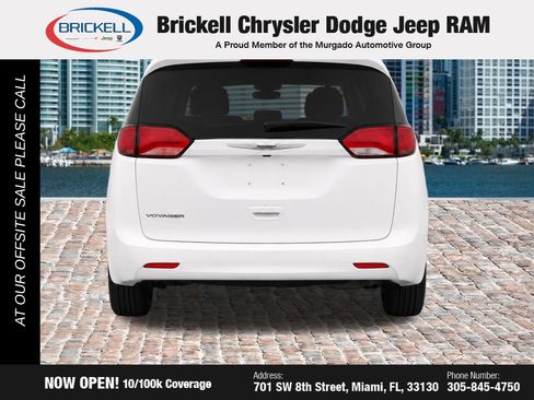 Used 2021 Chrysler Voyager Lxi FWD image 3