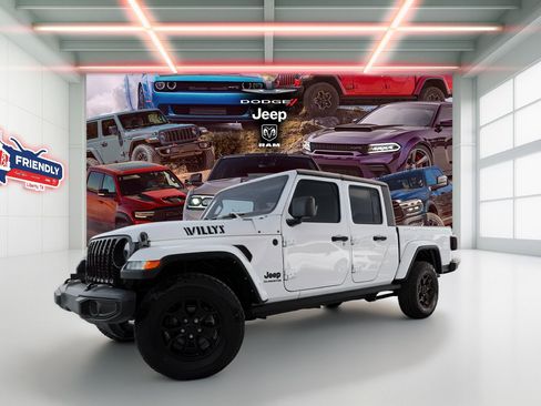 Used 2022 Jeep Gladiator Willys image 1