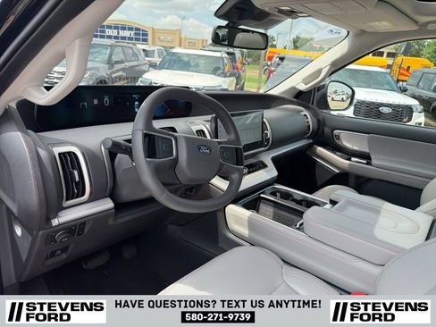 Used 2025 Ford Expedition Max Active AWD/4WD image 17