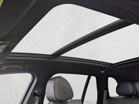 Used 2023 BMW X5 xDrive40i w/ Parking Assistance Package image 16