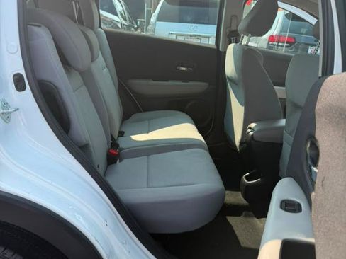 Used 2021 Honda HR-V LX image 28