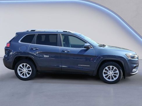 Used 2019 Jeep Cherokee Latitude w/ Cold Weather Group FWD image 7