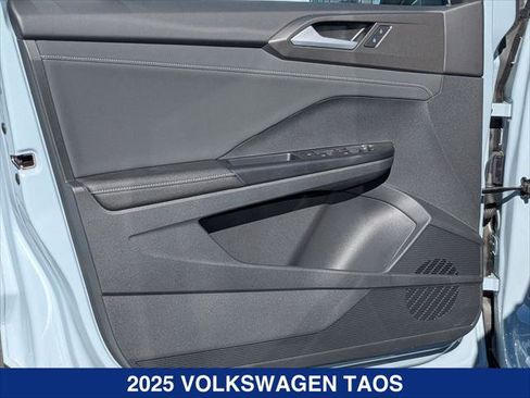 New 2025 Volkswagen Taos SE image 10
