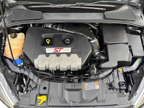 Used 2018 Ford Focus ST FWD image 23