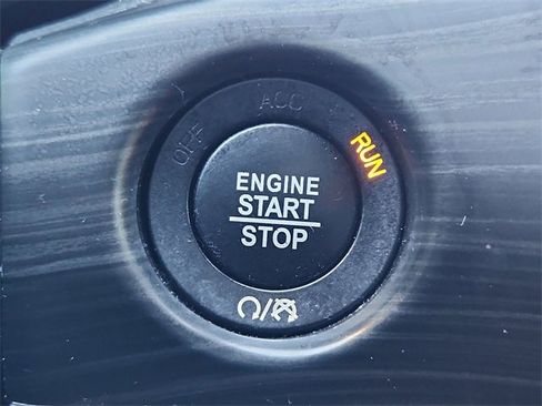 Used 2021 Jeep Grand Cherokee Limited image 17