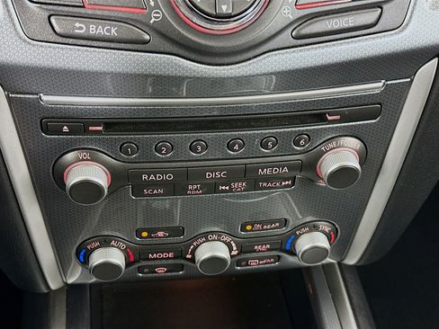 Used 2019 Nissan Pathfinder SL AWD/4WD image 23