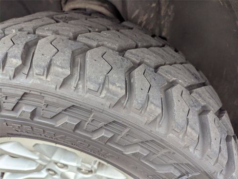 Used 2014 GMC Sierra 1500 SLE w/ SLE Value Package image 11