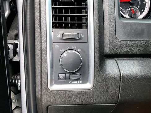Used 2024 RAM 1500 Classic Warlock RWD image 34