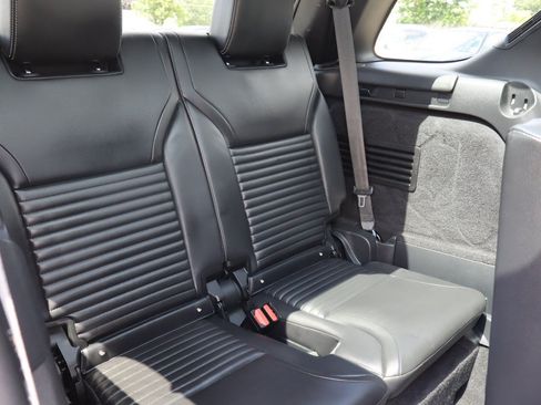 Used 2023 Land Rover Discovery S AWD/4WD image 15