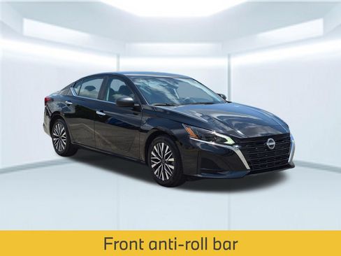 Used 2025 Nissan Altima 2.5 SV FWD image 9
