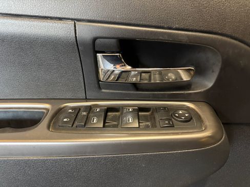 Used 2012 Jeep Liberty Limited w/ Tire & Wheel Group image 13