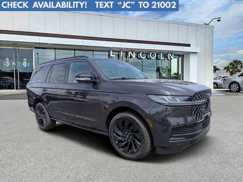 New 2026 Lincoln Navigator Reserve w/ Jet Appearance Package image 1