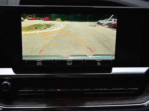 Used 2023 GMC Sierra 1500 SLE w/ Preferred Package AWD/4WD image 16
