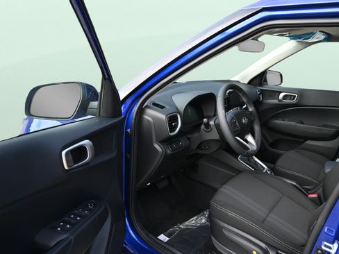 Certified 2026 Hyundai Venue SEL FWD image 10
