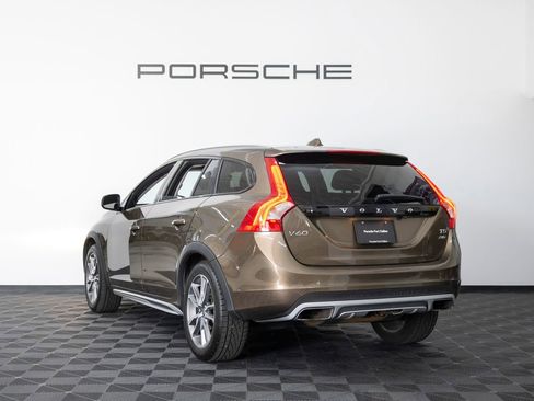 Used 2016 Volvo V60 T5 Cross Country w/ Convenience Package AWD/4WD image 3