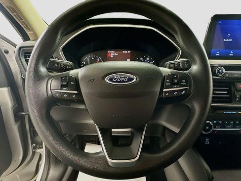 Used 2020 Ford Escape SE image 12