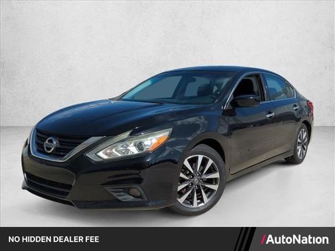 Used 2017 Nissan Altima 2.5 SV FWD image 1