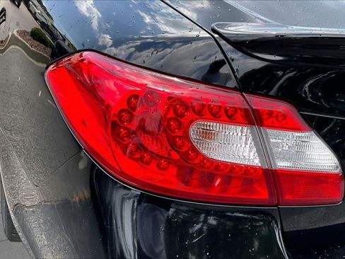 Used 2011 INFINITI M37 w/ Premium Pkg RWD image 28