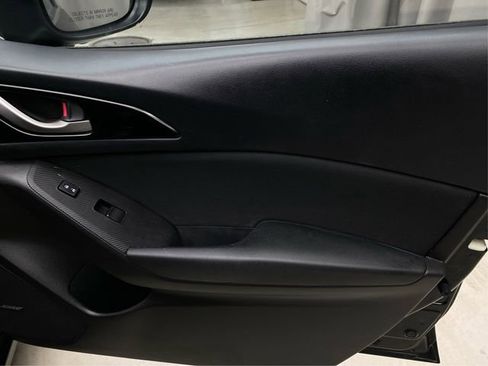 Used 2015 MAZDA MAZDA3 i Touring w/ Technology Package FWD image 27