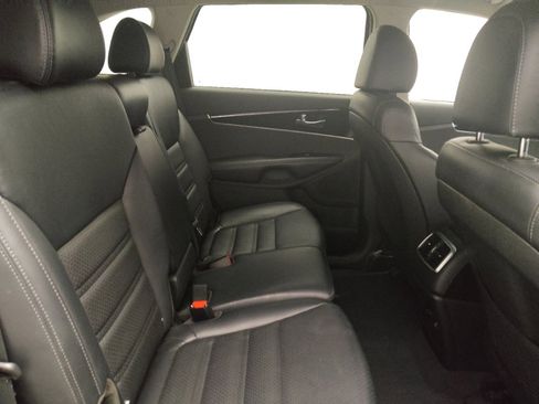 Used 2019 Kia Sorento EX image 19