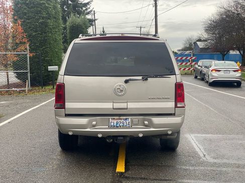 Used 2004 Cadillac Escalade Luxury image 5