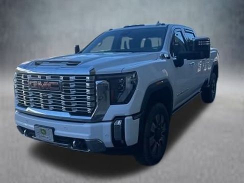Used 2025 GMC Sierra 2500 Denali image 1
