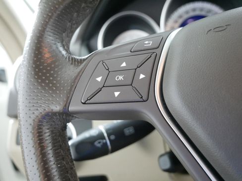 Used 2012 Mercedes-Benz C 300 4MATIC Sedan image 27