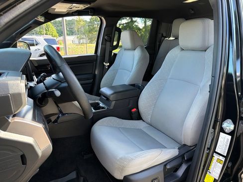 Used 2024 Toyota Tacoma SR5 AWD/4WD image 19