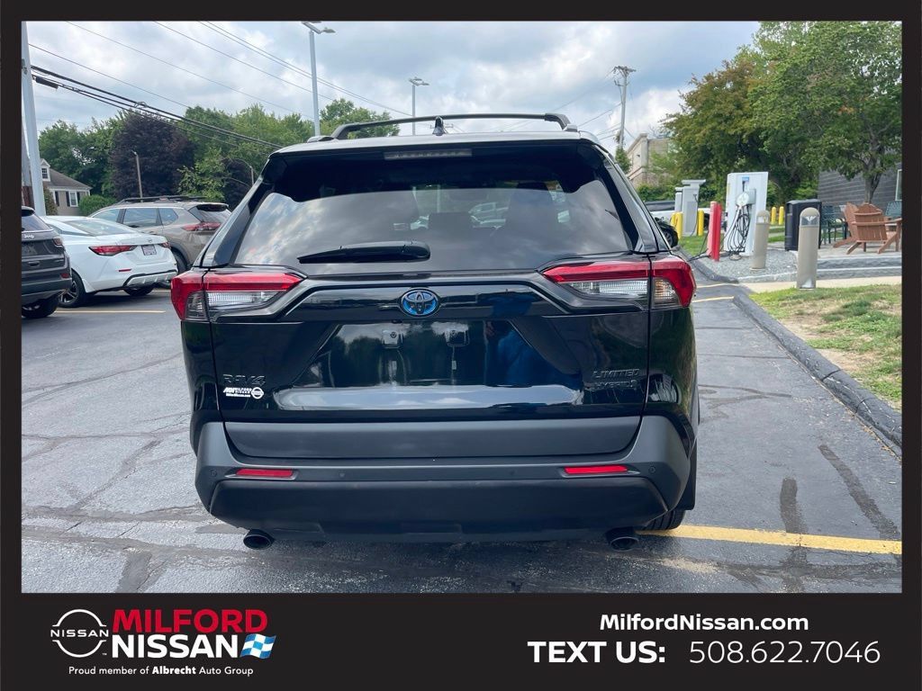 Used 2021 Toyota RAV4 Limited AWD/4WD image 4