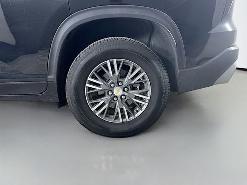 Used 2025 Chevrolet Traverse LT image 34