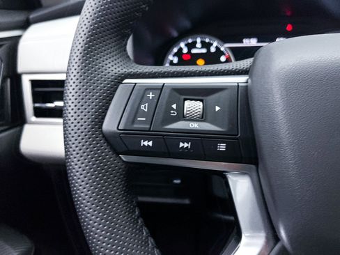 New 2025 Mitsubishi Outlander SE image 23