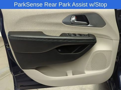 Used 2018 Chrysler Pacifica Touring Plus image 24