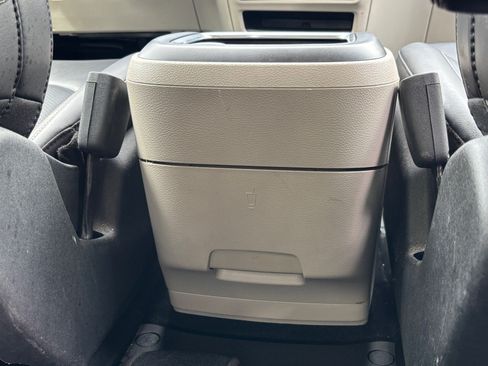 Used 2024 Chrysler Pacifica Touring-L FWD image 30