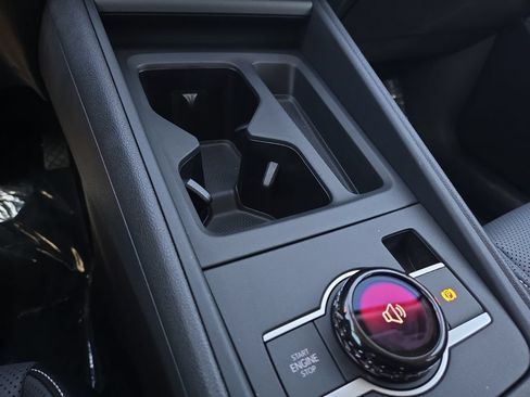 Certified 2025 Volkswagen Tiguan SE FWD image 25