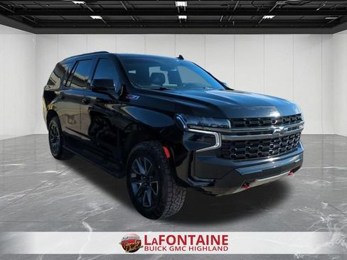 Used 2022 Chevrolet Tahoe Z71 w/ Luxury Package AWD/4WD image 2