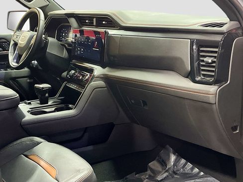 Used 2024 GMC Sierra 1500 AT4 w/ AT4 Carbonpro Edition AWD/4WD image 31