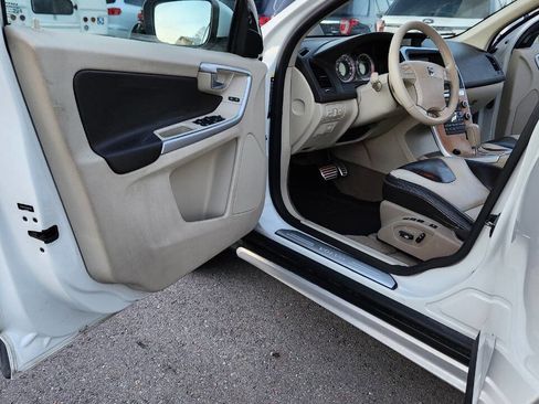 Used 2010 Volvo XC60 T6 image 24