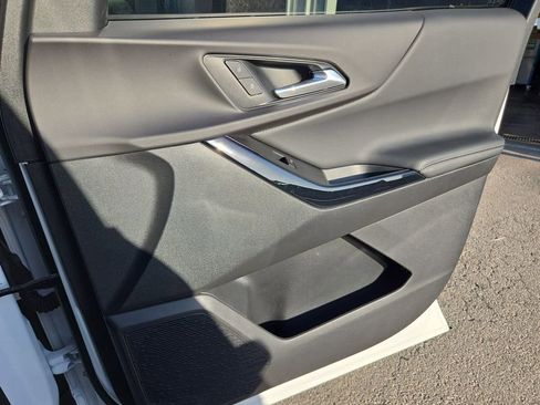 Used 2025 Chevrolet Equinox LT image 30