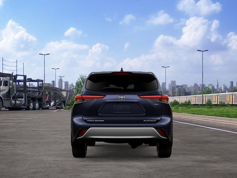 New 2026 Toyota Highlander Platinum image 8